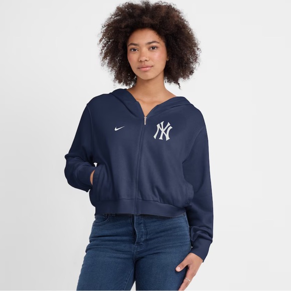 New York Yankees Nike Cropped Chill Full - Zip Hoodie - Picture 4 of 9